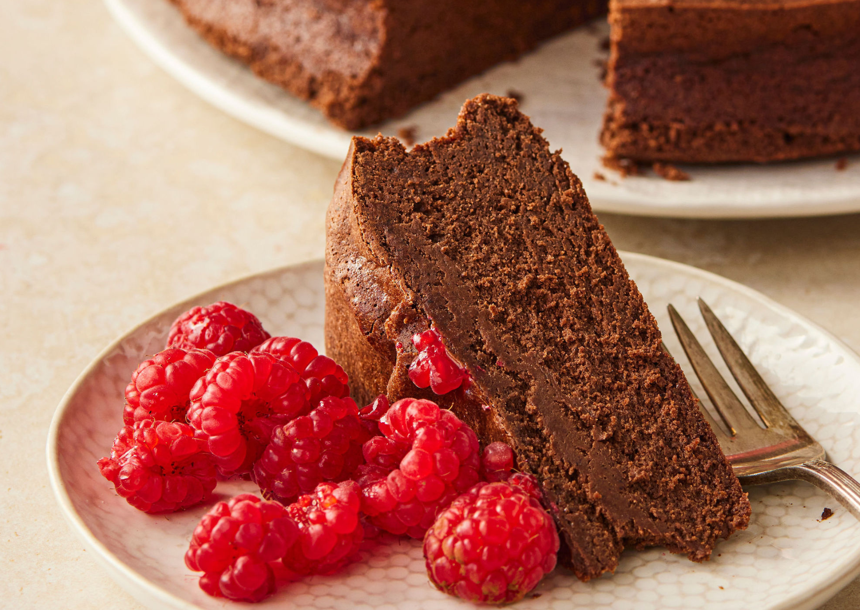 Gâteau fondant chocolat, sarrasin et framboises