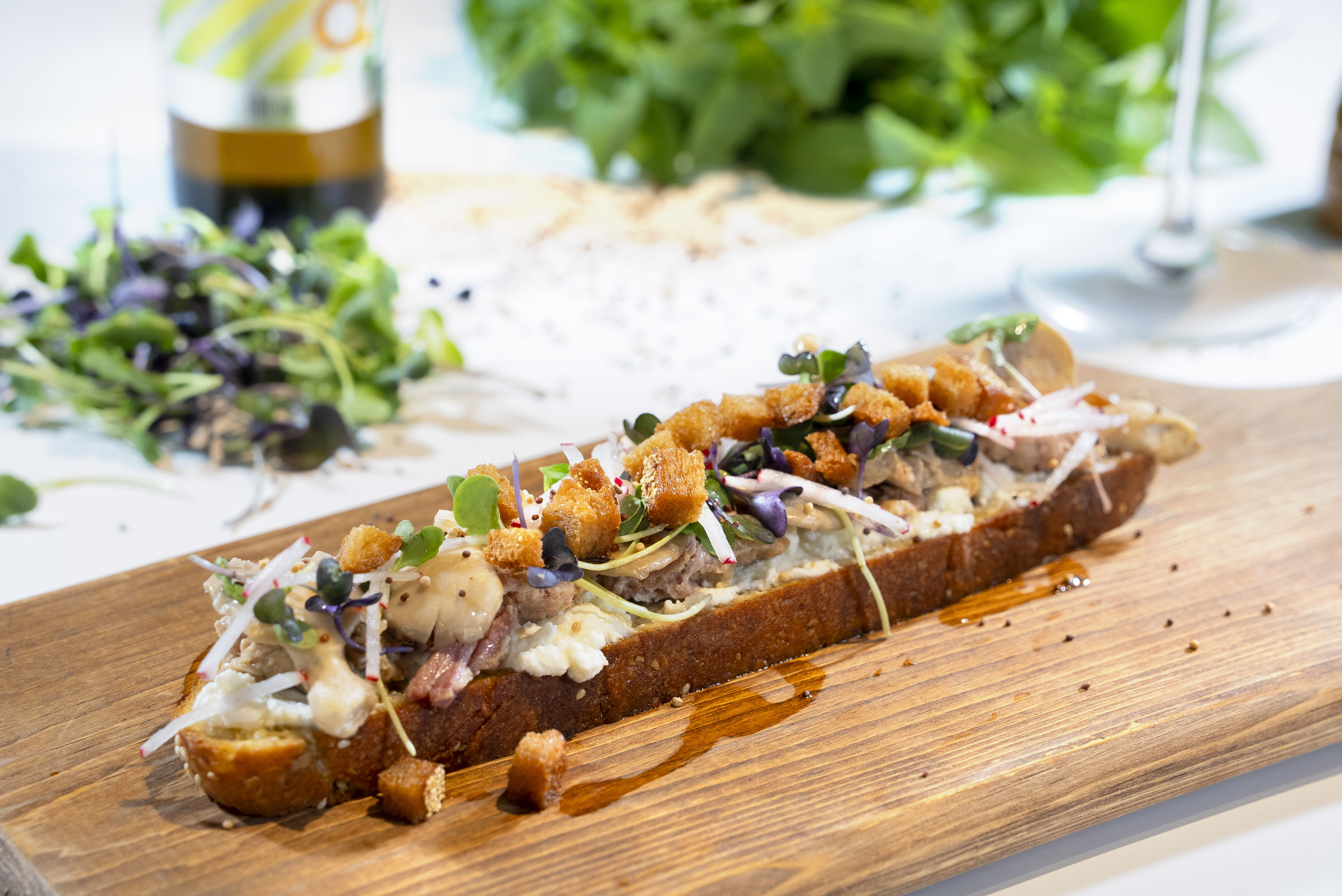 Crostinis de seigle à la rillette de porc