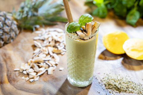 Smoothie tropical au chanvre