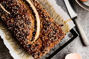 Pain bananes, quinoa et dattes