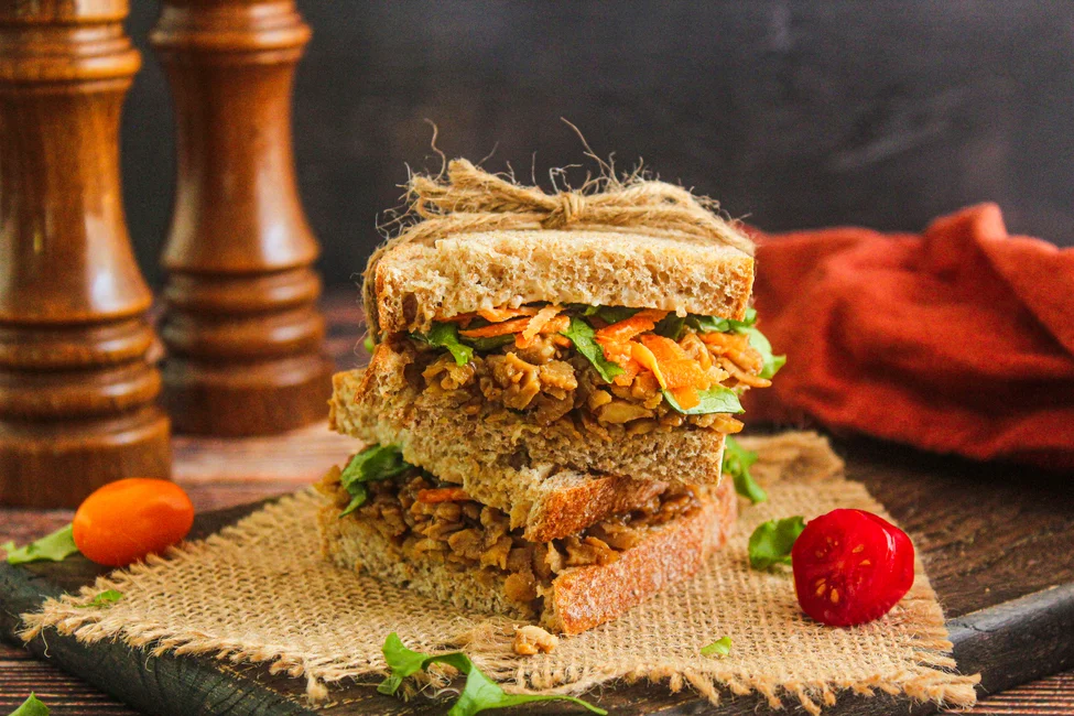 Sandwich de tofu effiloché