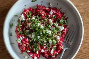 Risotto d’avoine à la betterave, chèvre et graines de tournesol