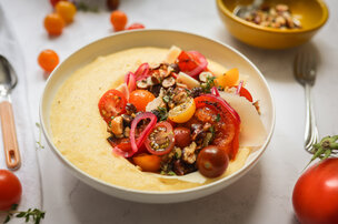 Polenta crémeuse au parmesan et tomates 